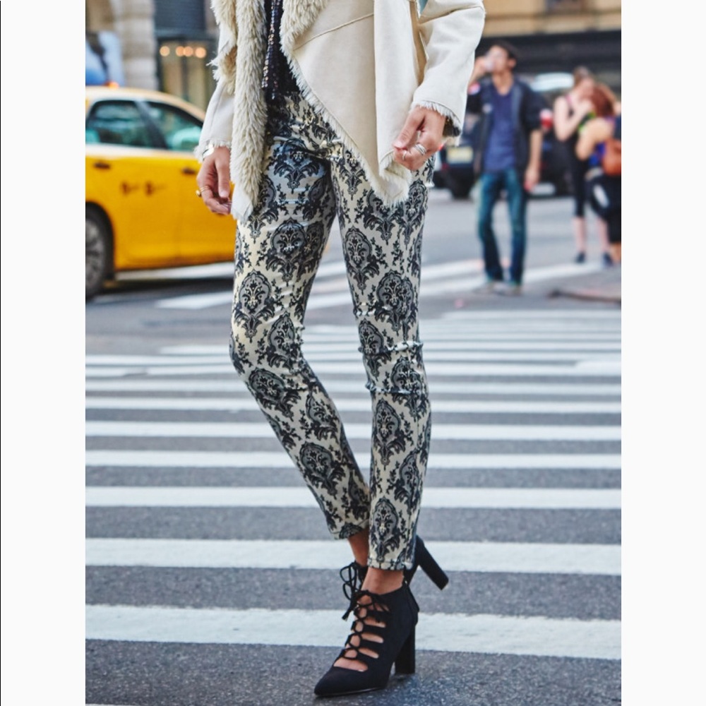 Altar’D State -Ice Cold Gold Print Jeggings XS